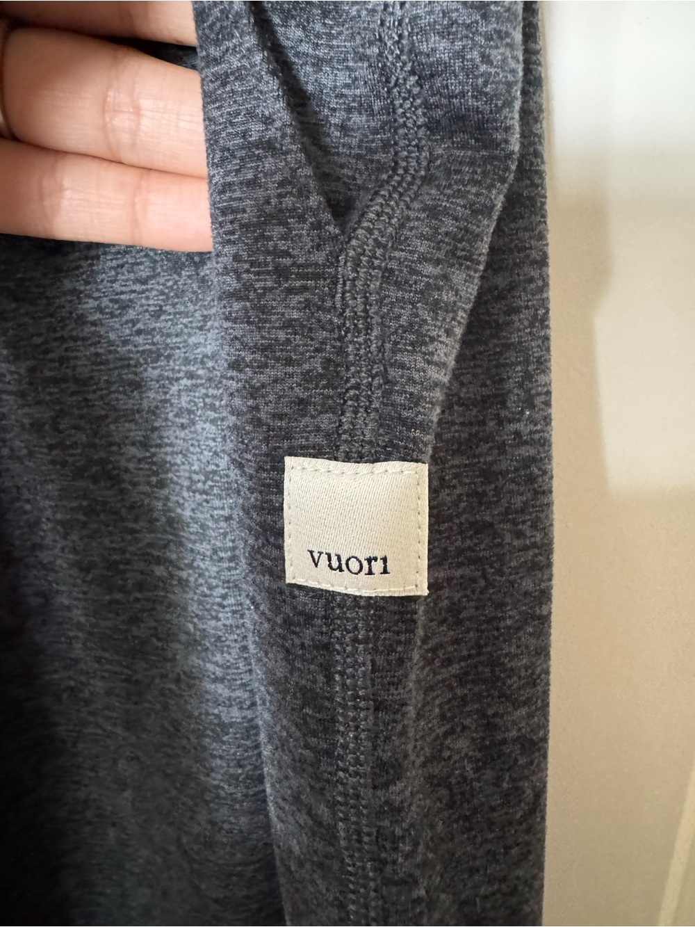 Vuori Gray Performance Jogger women’s size M - Picture 4 of 7